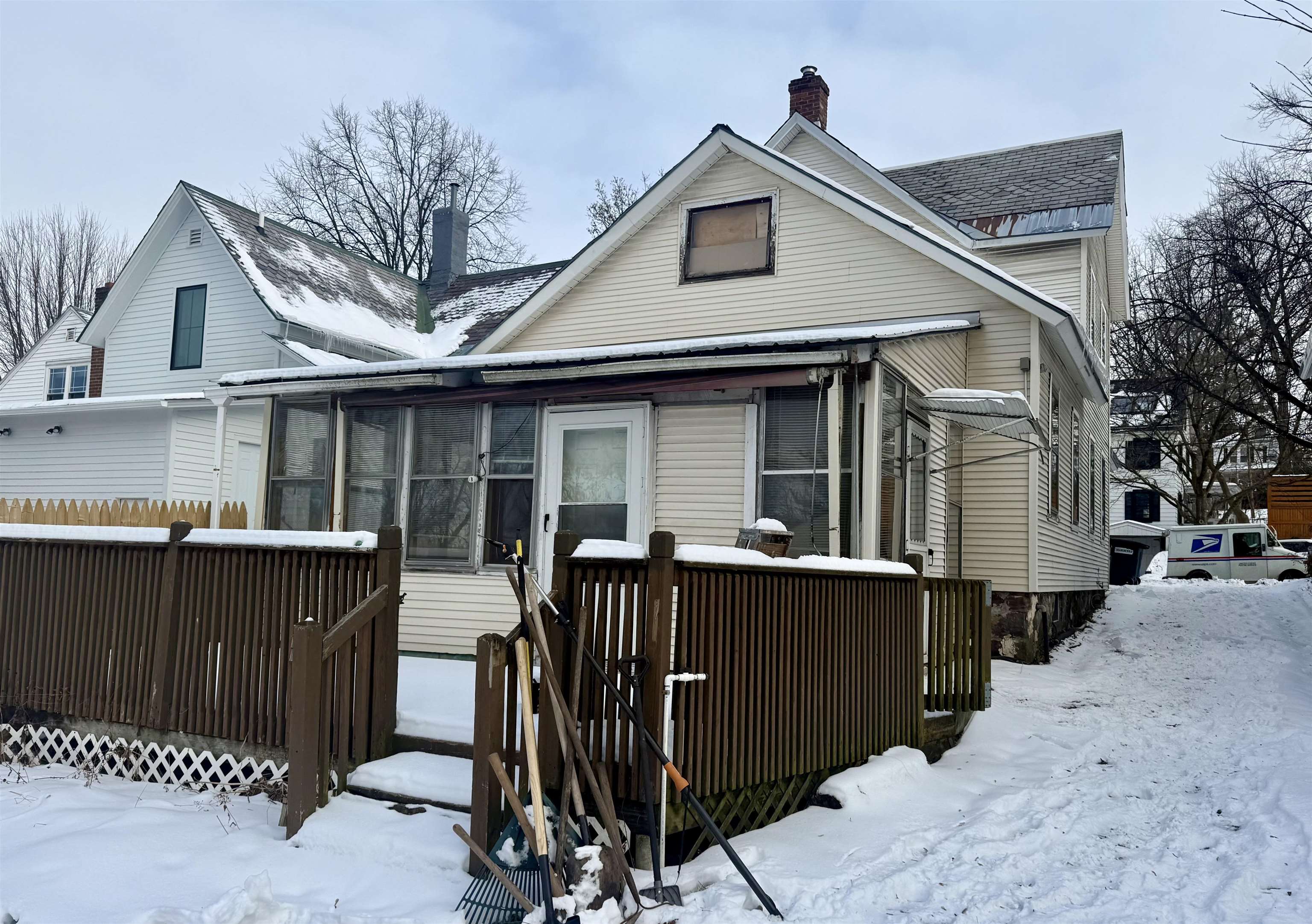 Burlington, Vermont 05401, United States, 3 Bedrooms Bedrooms, ,2 BathroomsBathrooms,Residential,Active,254335