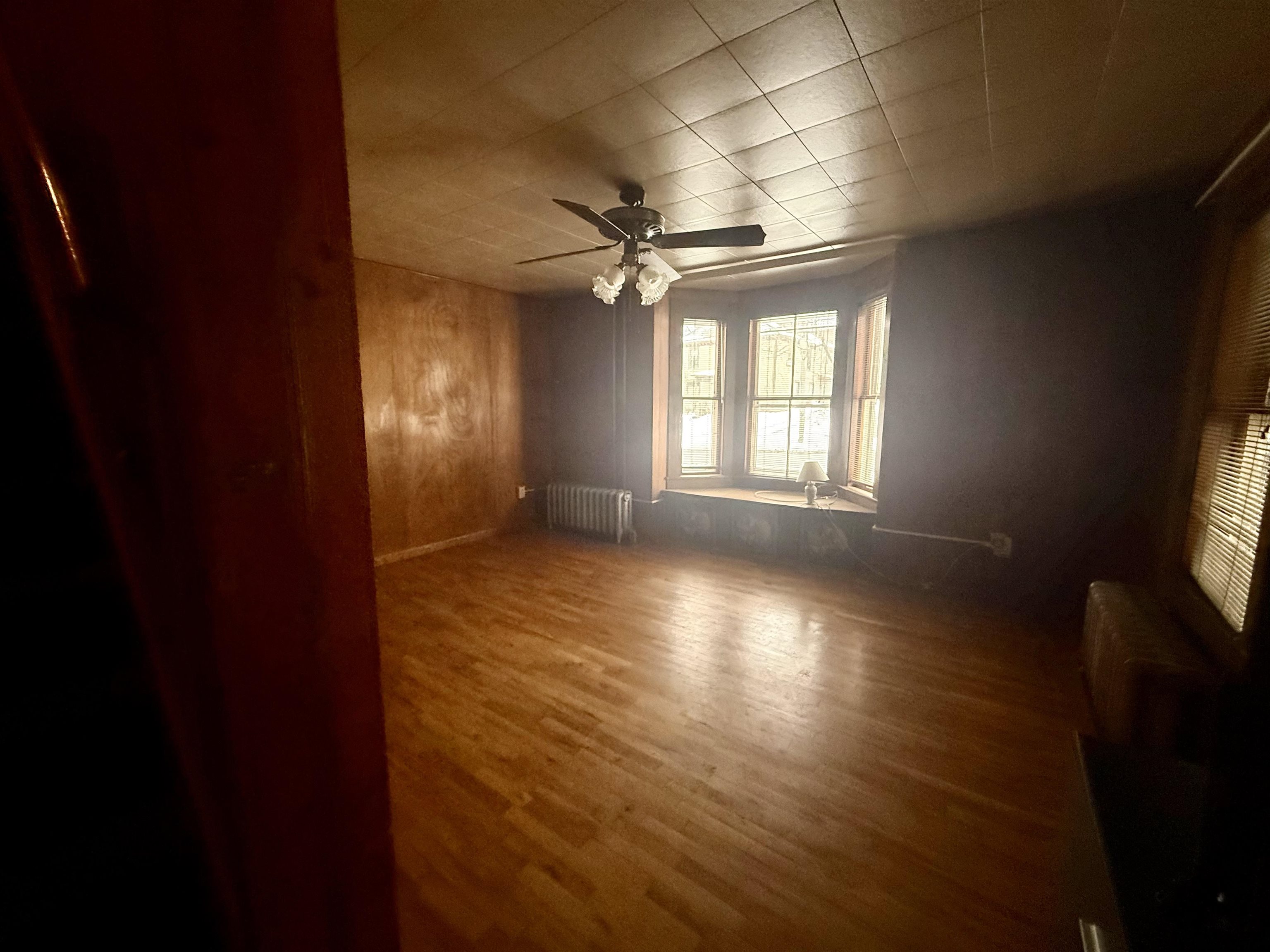 Burlington, Vermont 05401, United States, 3 Bedrooms Bedrooms, ,2 BathroomsBathrooms,Residential,Active,254335