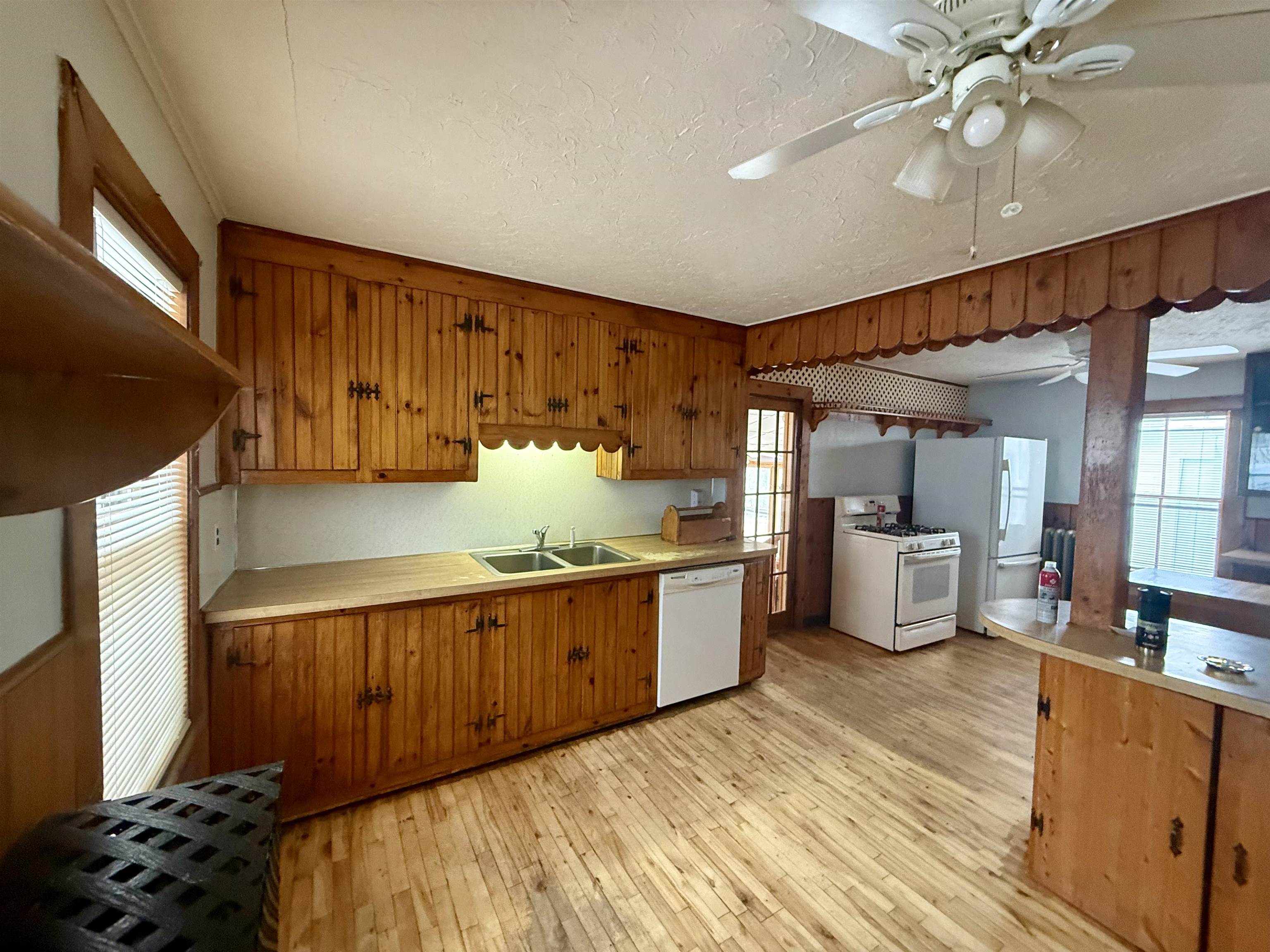 Burlington, Vermont 05401, United States, 3 Bedrooms Bedrooms, ,2 BathroomsBathrooms,Residential,Active,254335