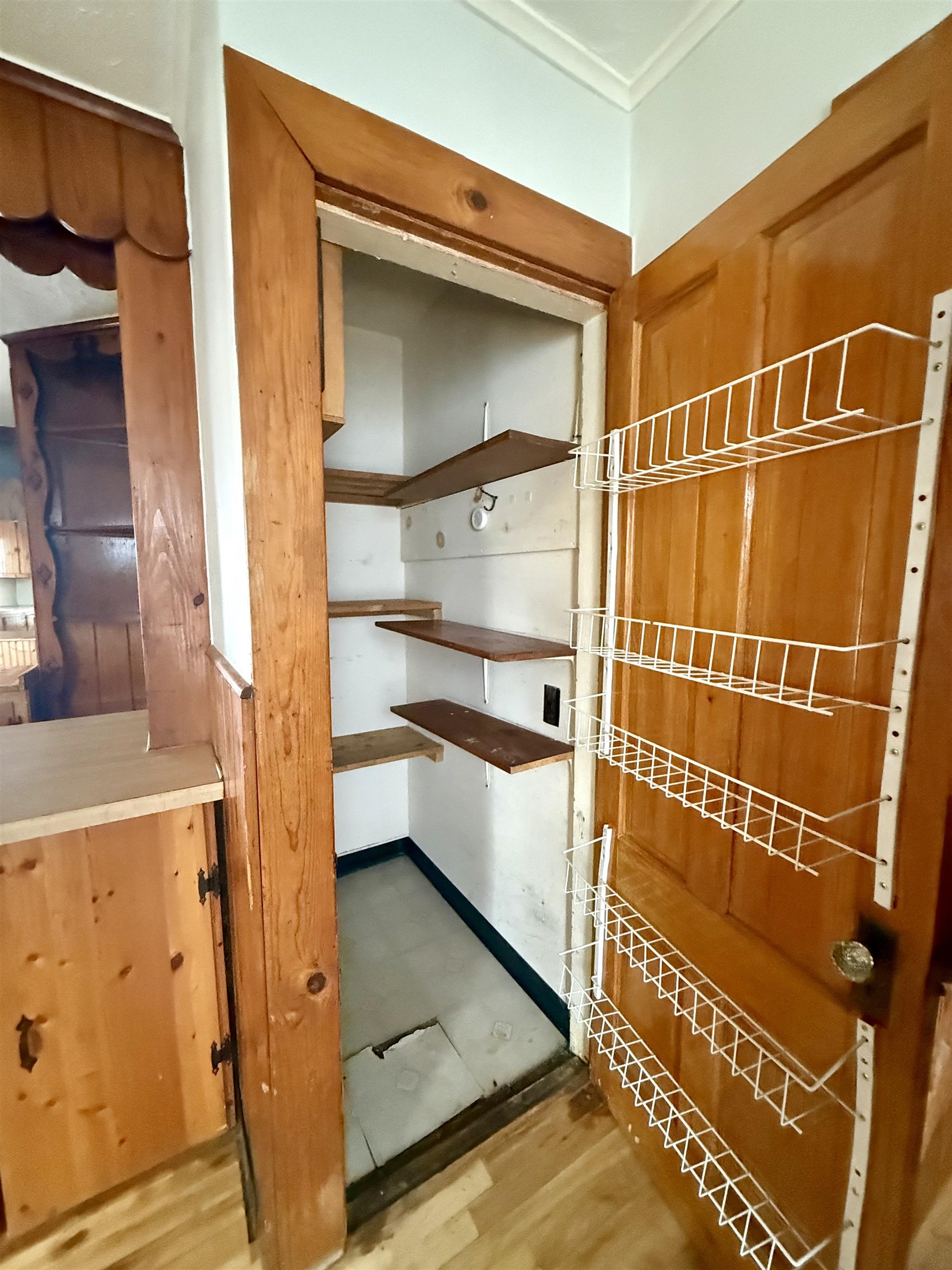 Burlington, Vermont 05401, United States, 3 Bedrooms Bedrooms, ,2 BathroomsBathrooms,Residential,Active,254335