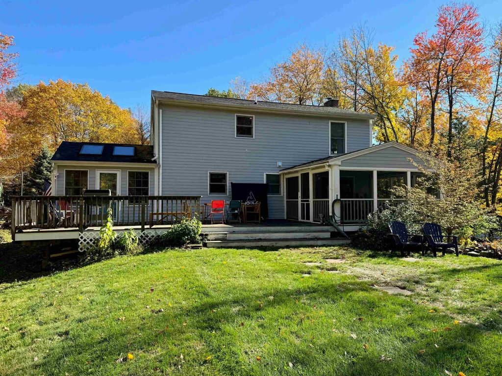 Photo of 5 Autumn Lane, Nottingham, NH 03290 (MLS # 5066888)