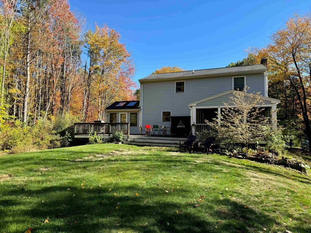 Photo of 5 Autumn Lane, Nottingham, NH 03290 (MLS # 5066888)