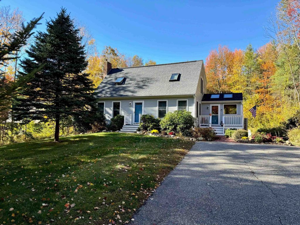 Photo of 5 Autumn Lane, Nottingham, NH 03290 (MLS # 5066888)