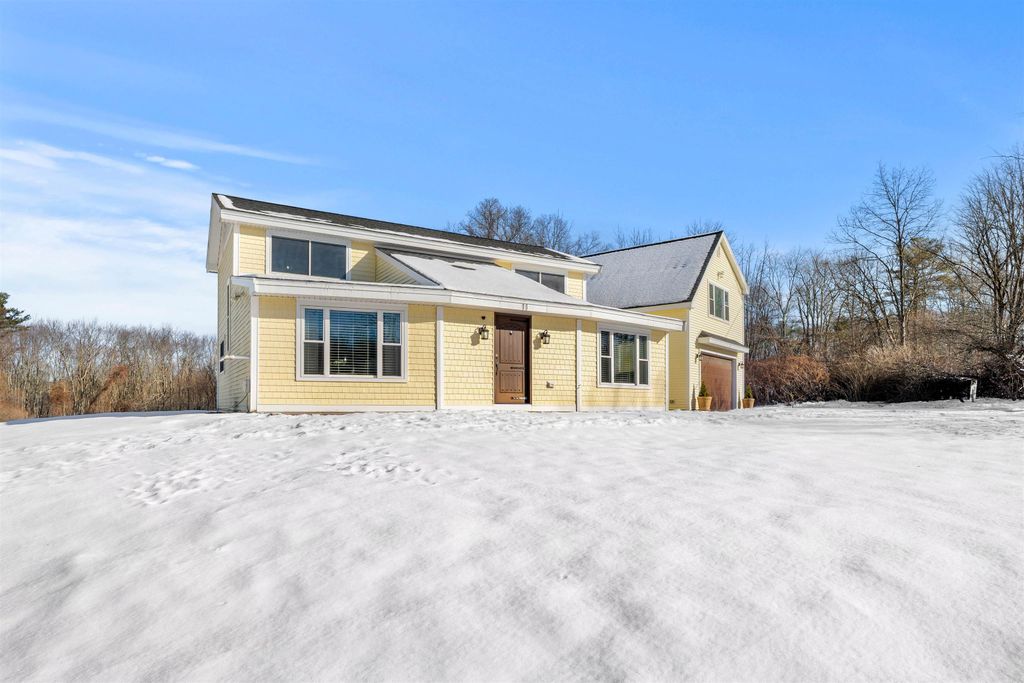 Photo of 11 Liberty Street, Salem, NH 03079 (MLS # 5075080)