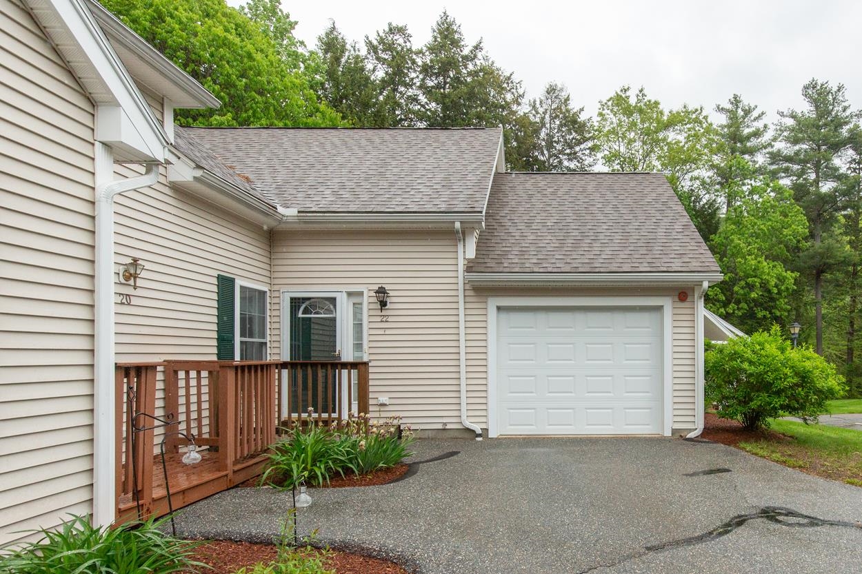 22 Gray Hawk Road