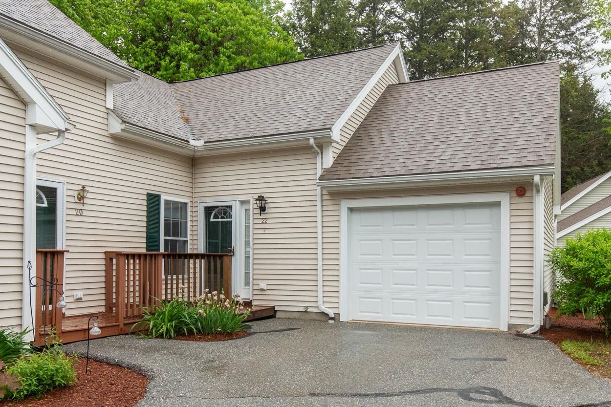 22 Gray Hawk Road