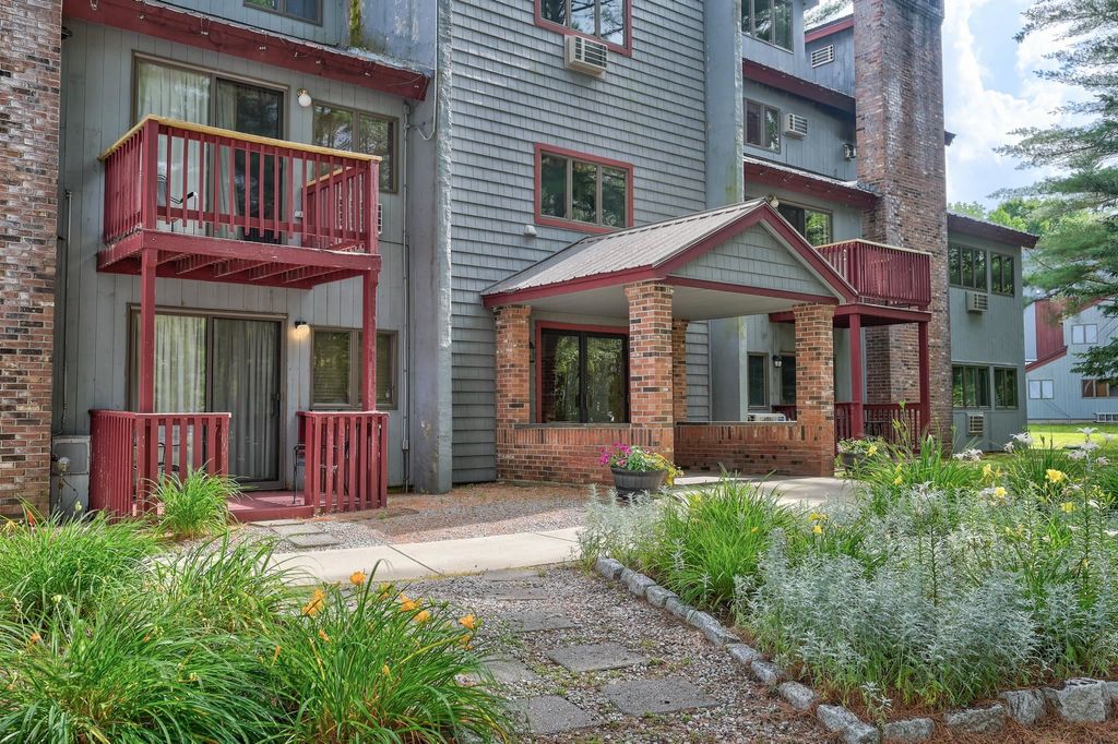 Photo of 8 River Run Drive #H, Bartlett, NH 03812 (MLS # 5069182)