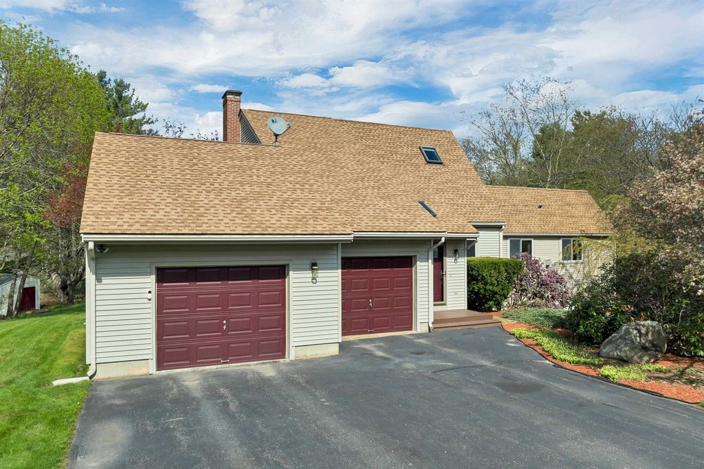 Photo of 23 Woodward Road, Merrimack, NH 03054 (MLS # 5088327)