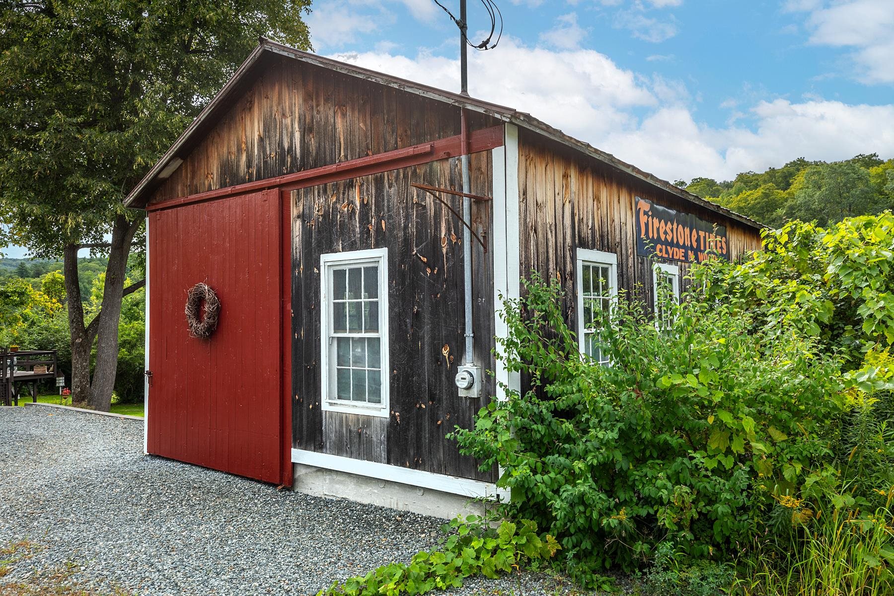 5851 South Road