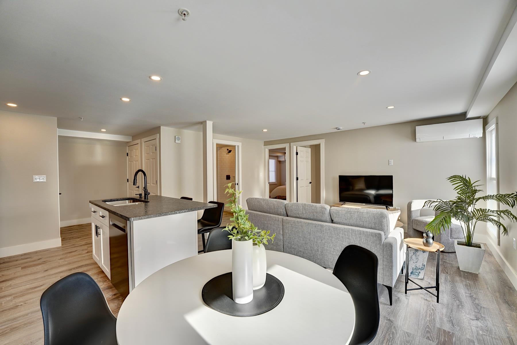 621 Islington Street B