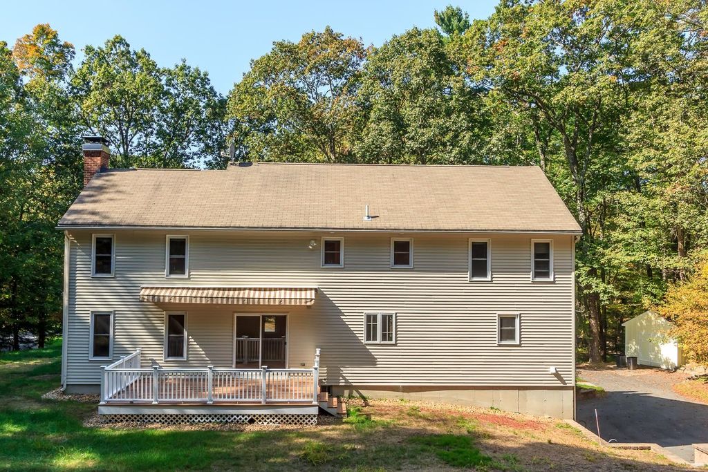 Photo of 6 White Oak Lane, Derry, NH 03038 (MLS # 5064222)