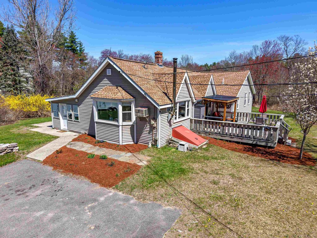 Photo of 84 Hovey Road, Londonderry, NH 03053 (MLS # 5086177)