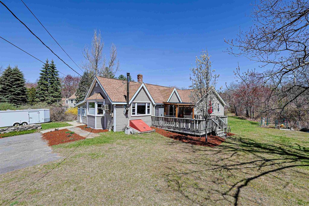 Photo of 84 Hovey Road, Londonderry, NH 03053 (MLS # 5086177)