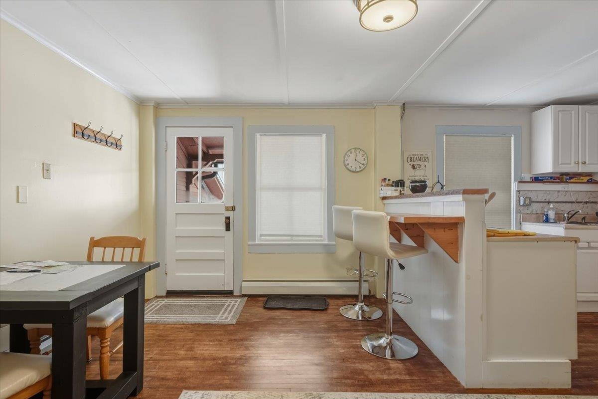 21 Lower Main W Street