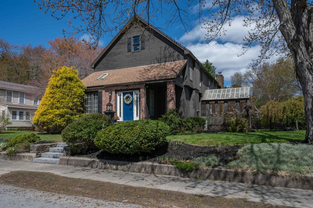 Photo of 5 Ashland Street, Nashua, NH 03064 (MLS # 5087276)