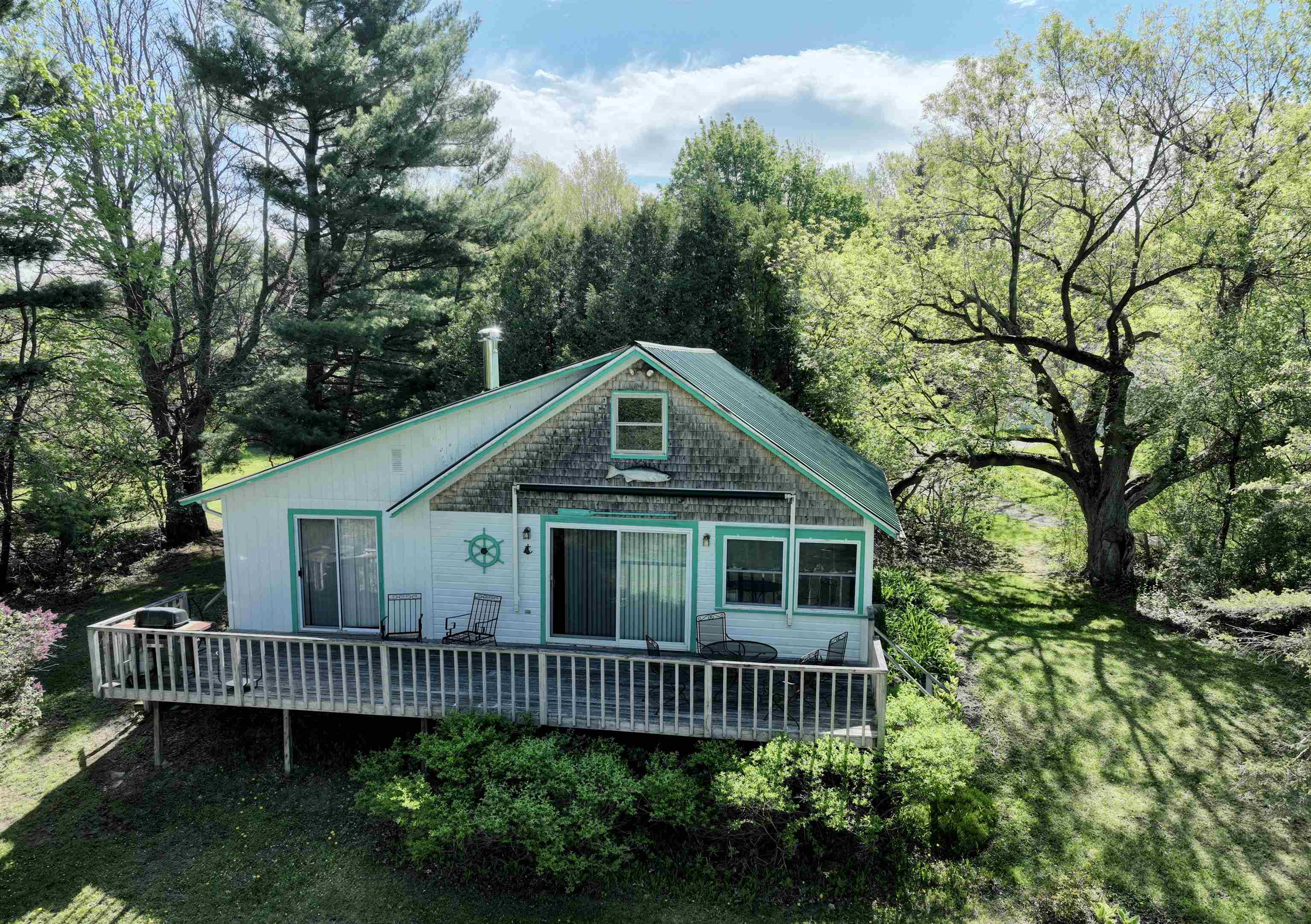 122 West View Lane