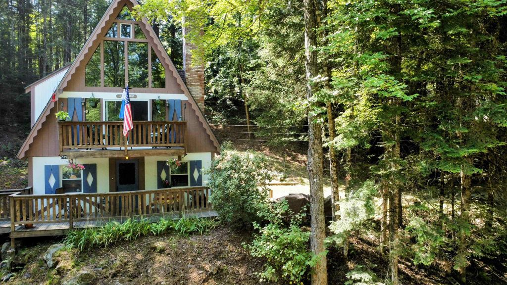 Photo of 239 Kearsarge Drive, Haverhill, NH 03785 (MLS # 5058782)