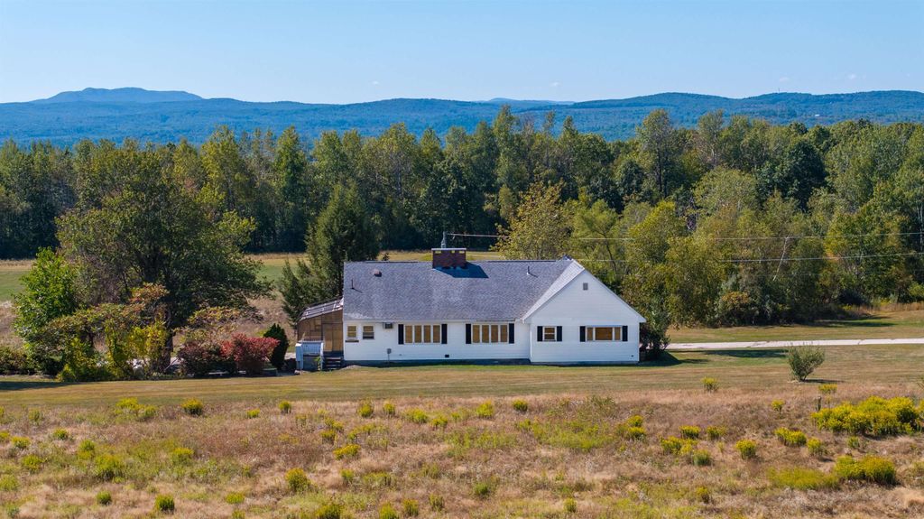 Photo of 18 Country Club Drive, Dunbarton, NH 03046 (MLS # 5062525)