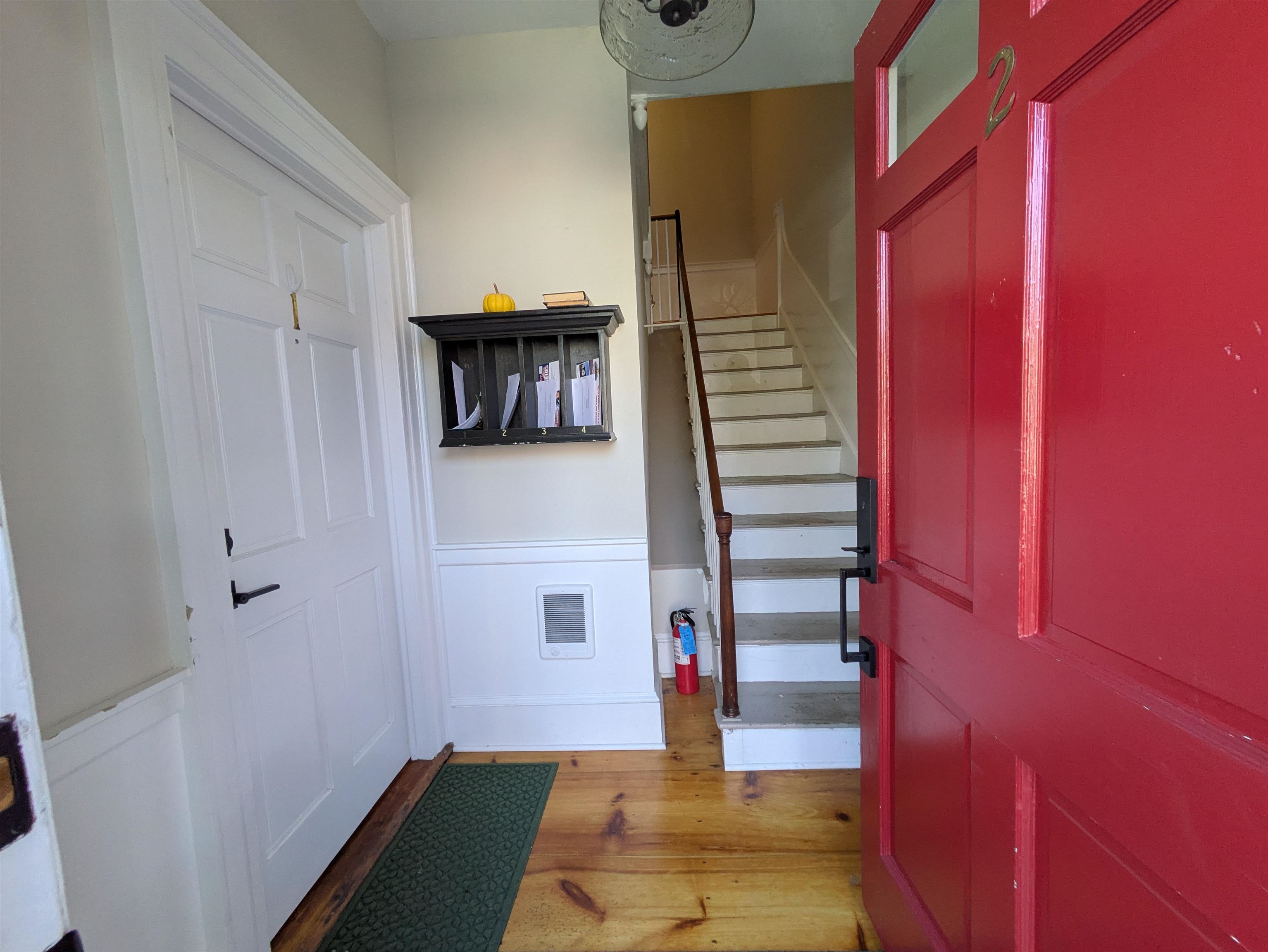2 Court Street 4