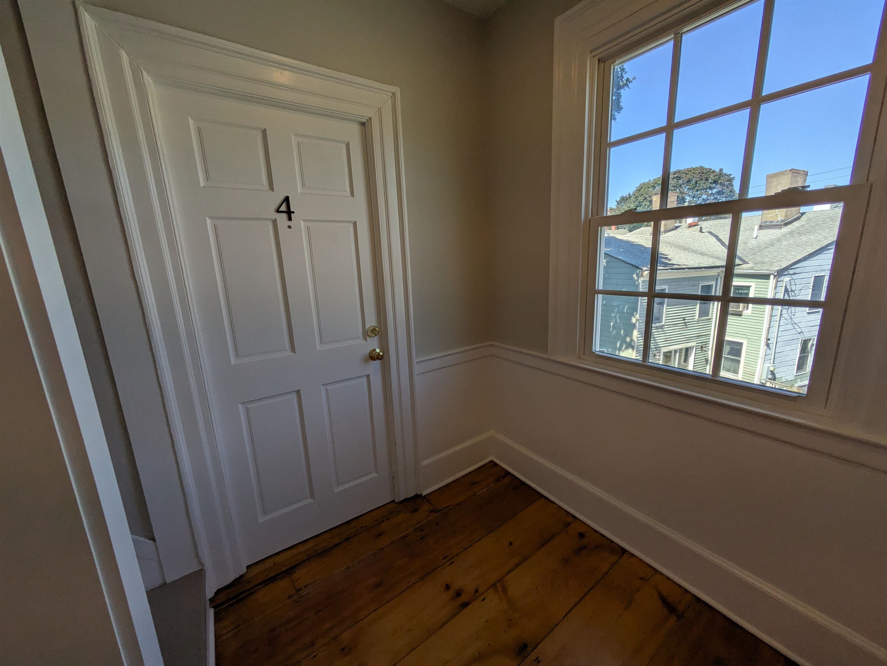 2 Court Street 4