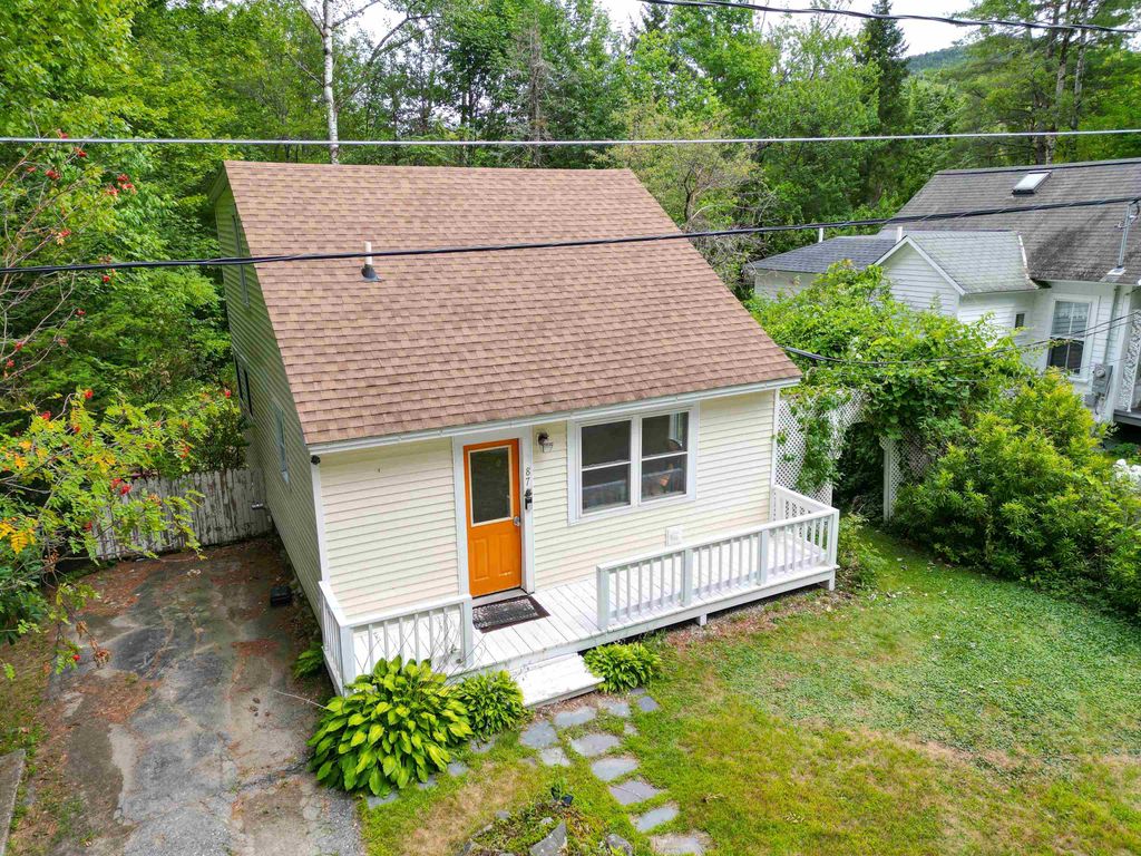 Photo of 87 Jefferson Street, Bethlehem, NH 03574 (MLS # 5064211)