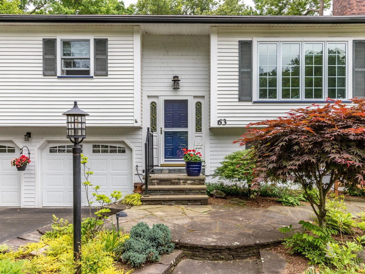 63 Robin Road