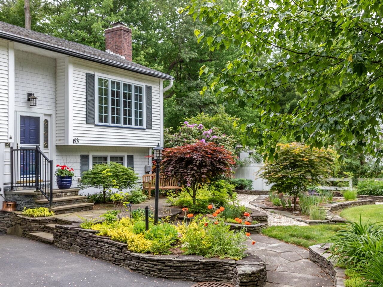 63 Robin Road