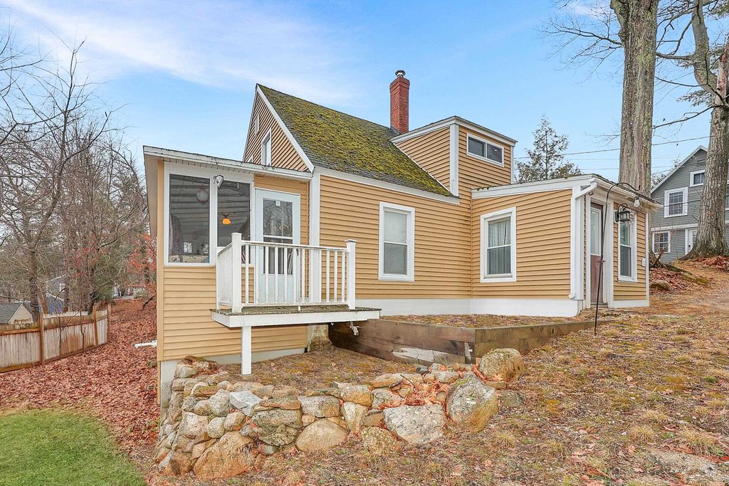 Photo of 6 Milford Street, Amherst, NH 03031 (MLS # 5081758)