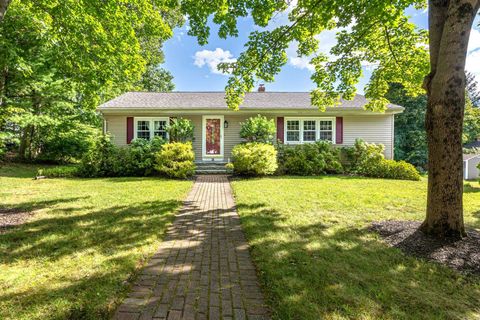 Photo of 18 Center Circle, Plaistow, NH 03865 (MLS # 5084444)