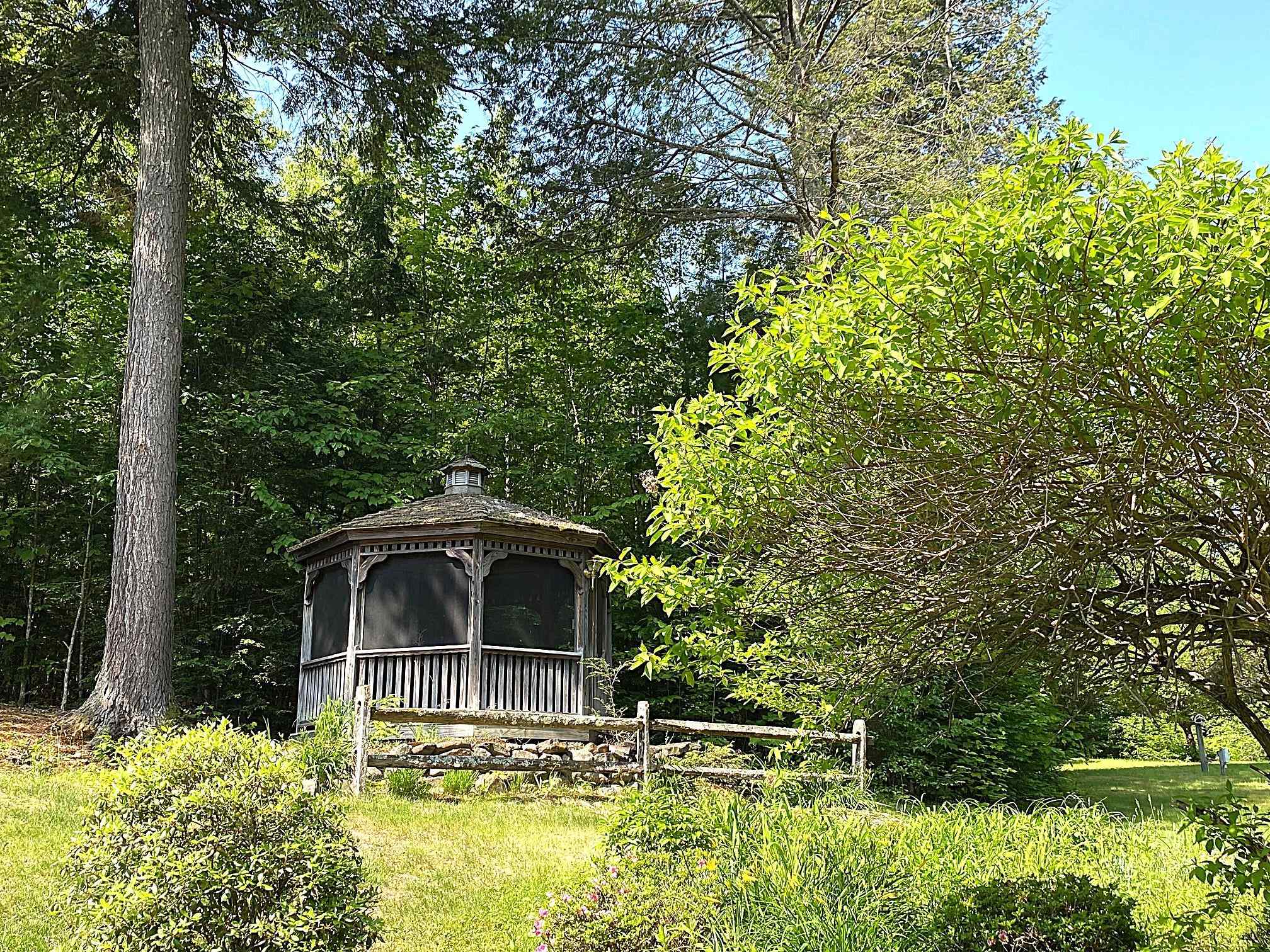 27 South Brook Circle
