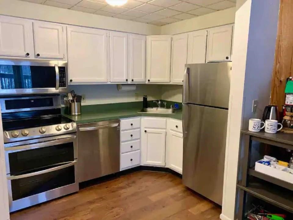 135 E Mountain Road 1D5