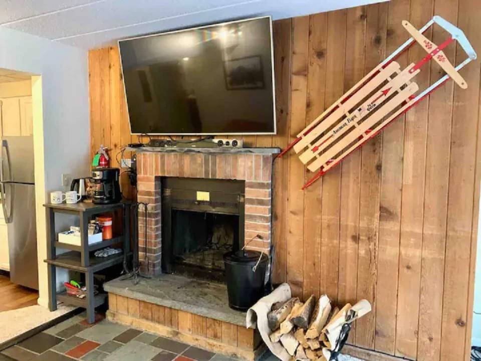 135 E Mountain Road 1D5