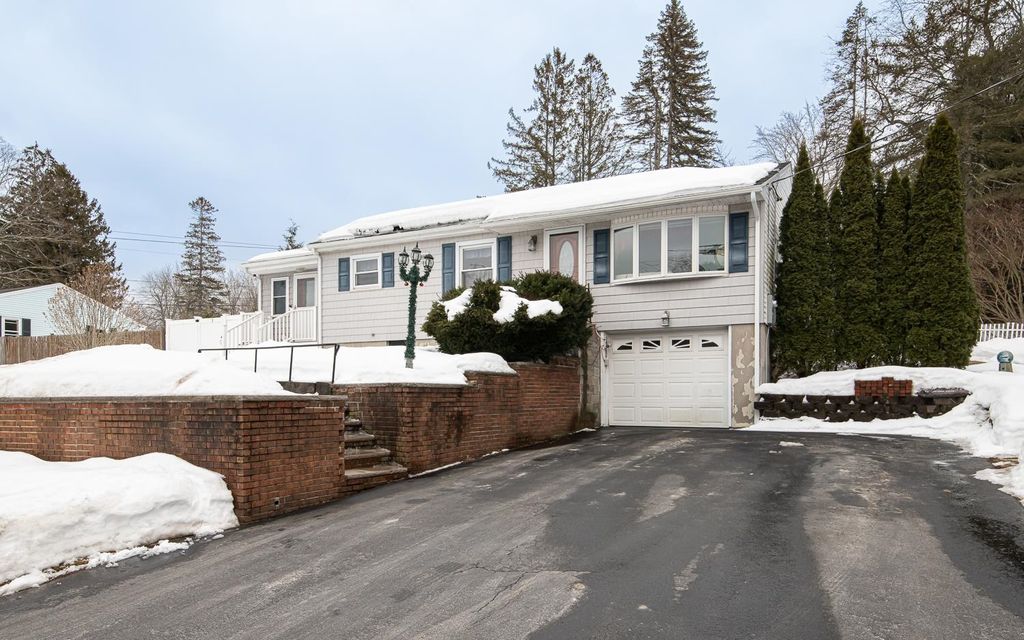 Photo of 169 Central Street, Hudson, NH 03051 (MLS # 5078708)