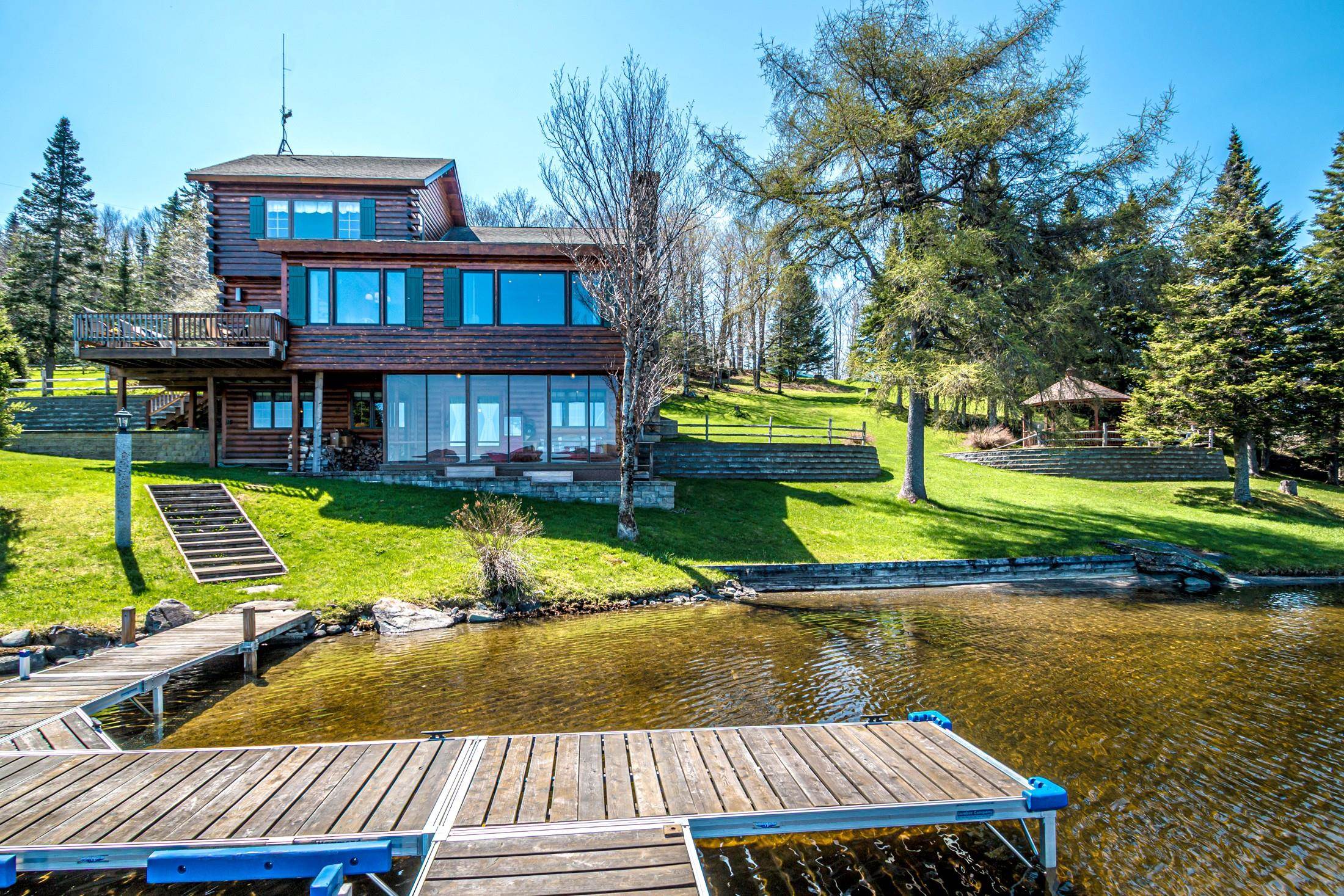 1411 Diamond Pond Road