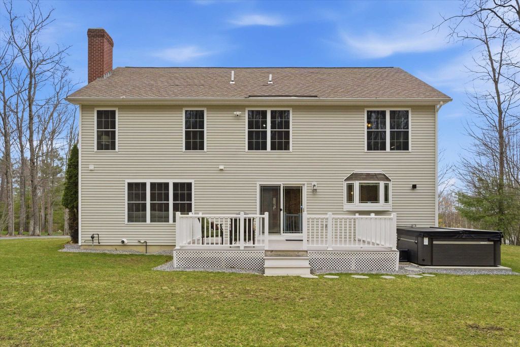 Photo of 33 Elva Drive, Goffstown, NH 03045 (MLS # 5083523)