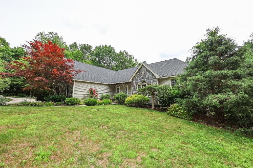 4 Fieldstone Drive