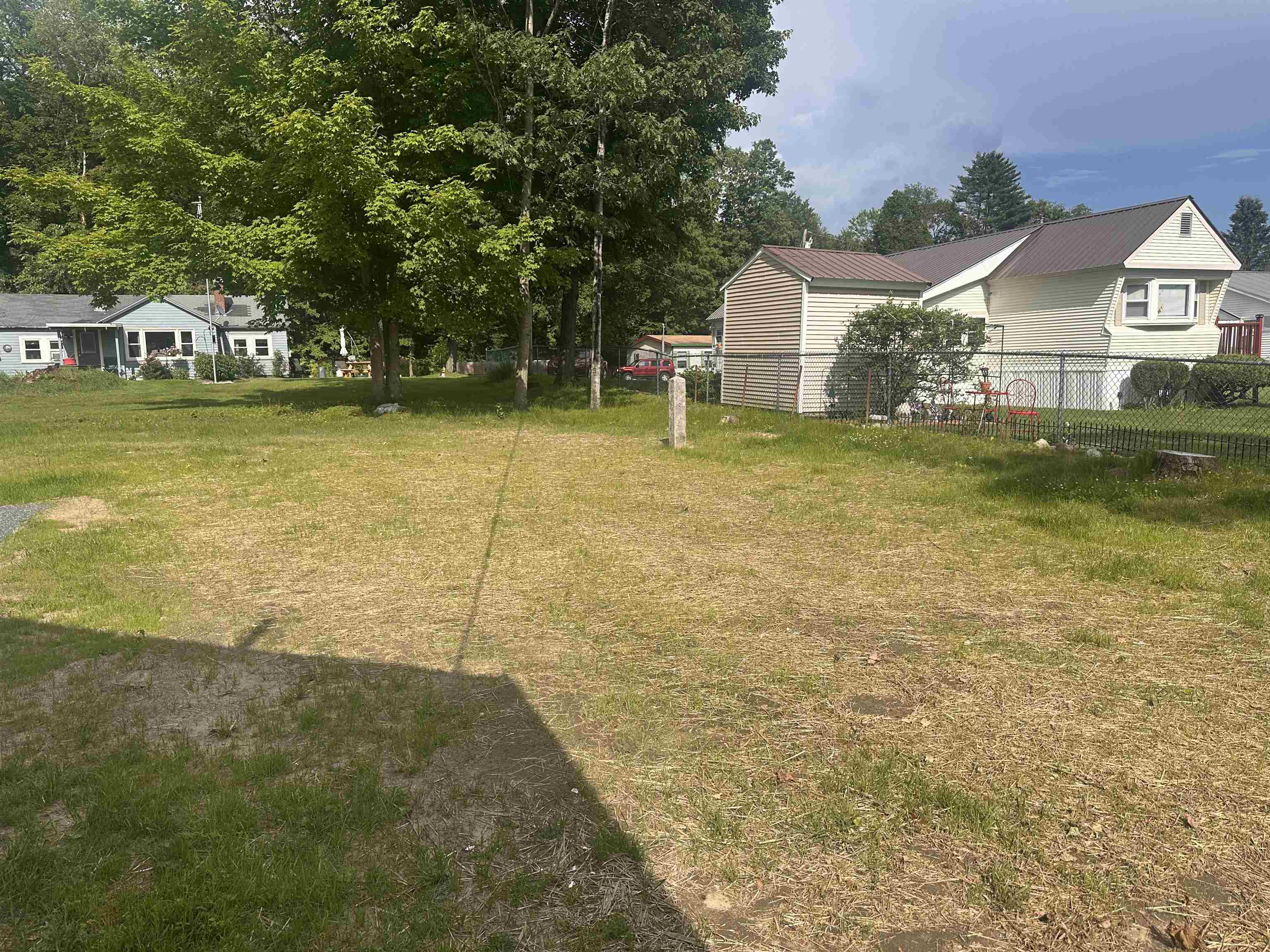 12 BREEZY Knoll