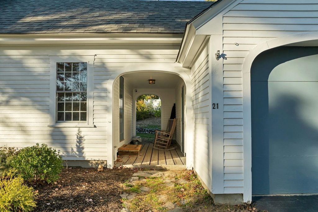 Photo of 21 Gould Hill Road, Hopkinton, NH 03229 (MLS # 5066721)