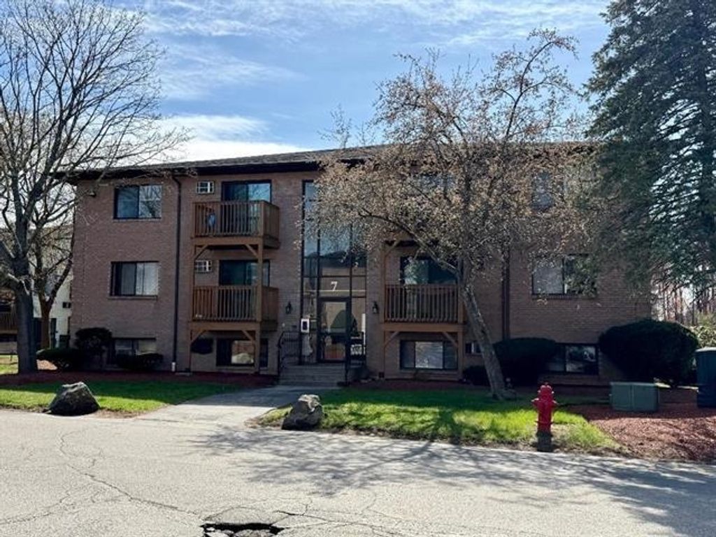 Photo of 11 Lancelot Court #19, Salem, NH 03079 (MLS # 5087420)