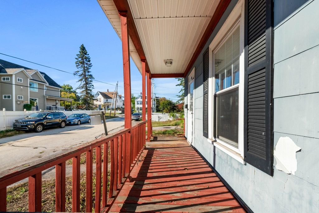 Photo of 10 Hayes Avenue, Manchester, NH 03103 (MLS # 5063594)