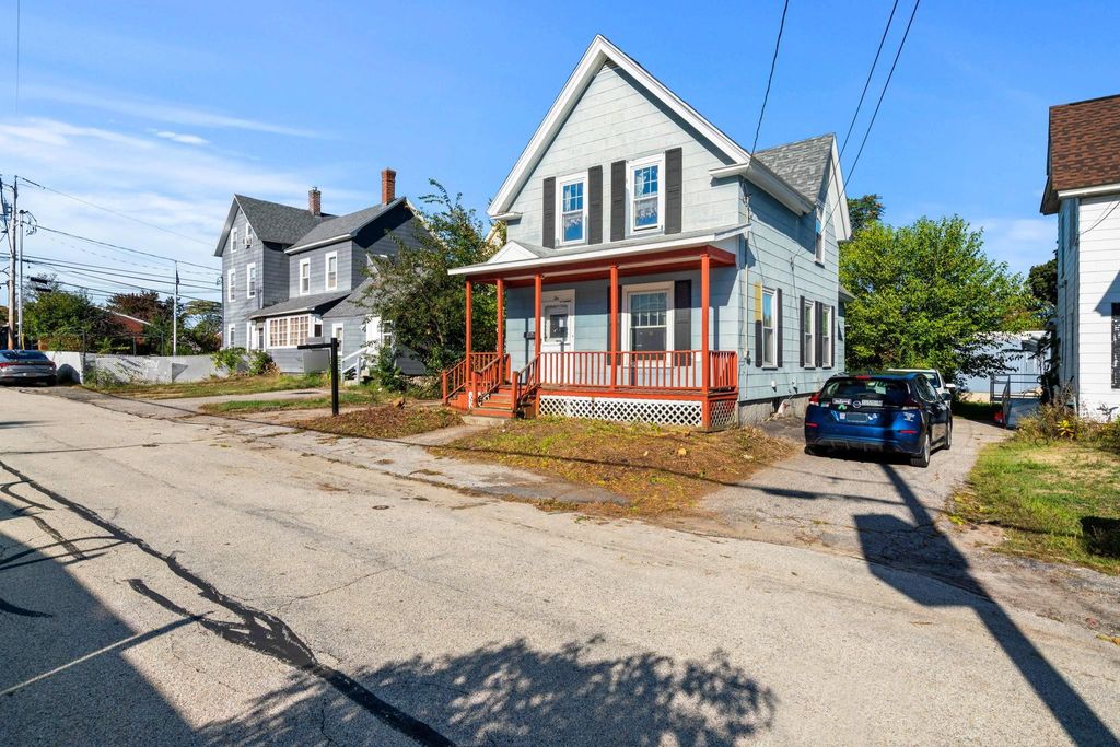 Photo of 10 Hayes Avenue, Manchester, NH 03103 (MLS # 5063594)