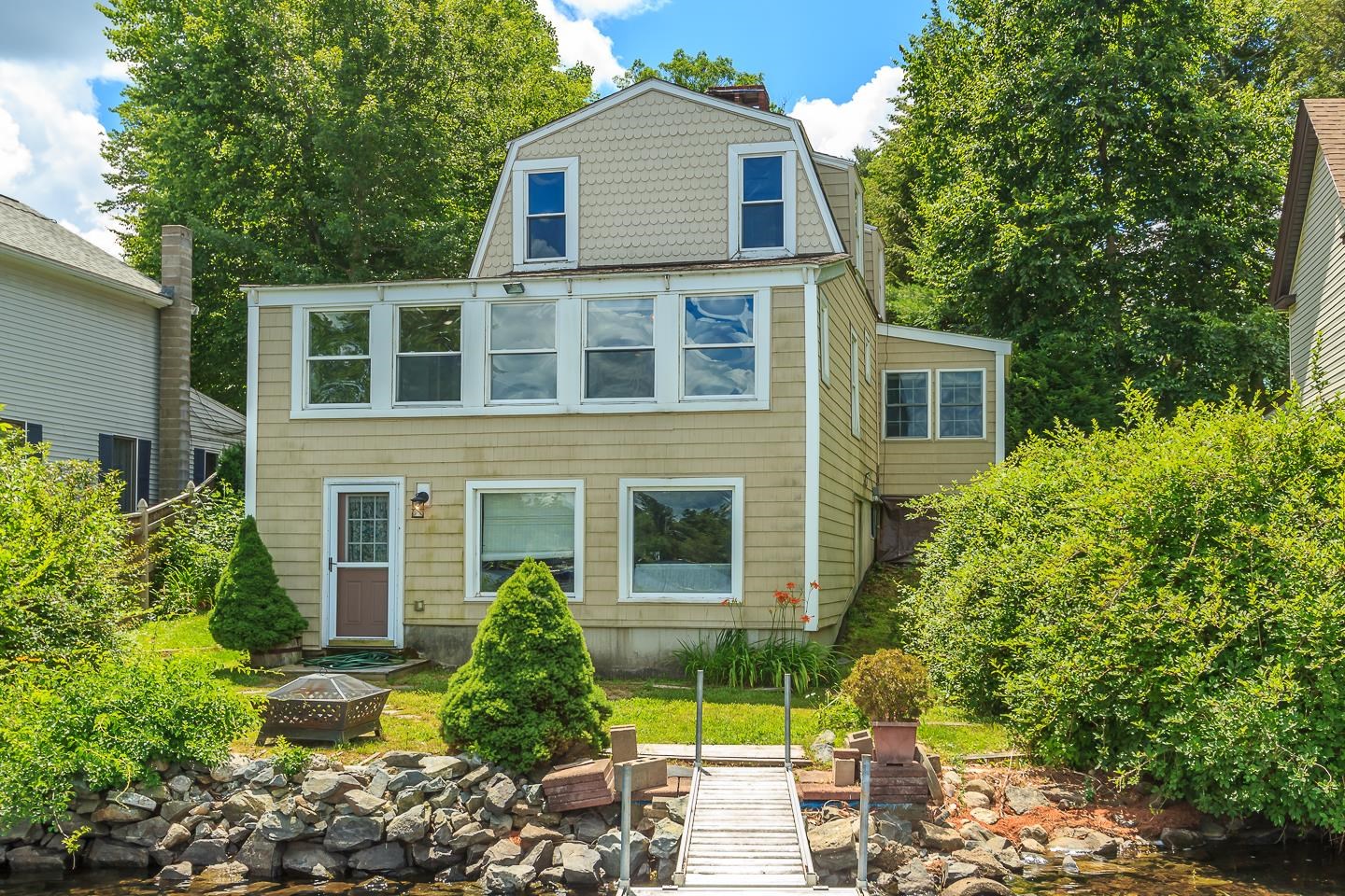 Salem, New Hampshire 03079, United States, 3 Bedrooms Bedrooms, ,2 BathroomsBathrooms,Residential,Active,235806