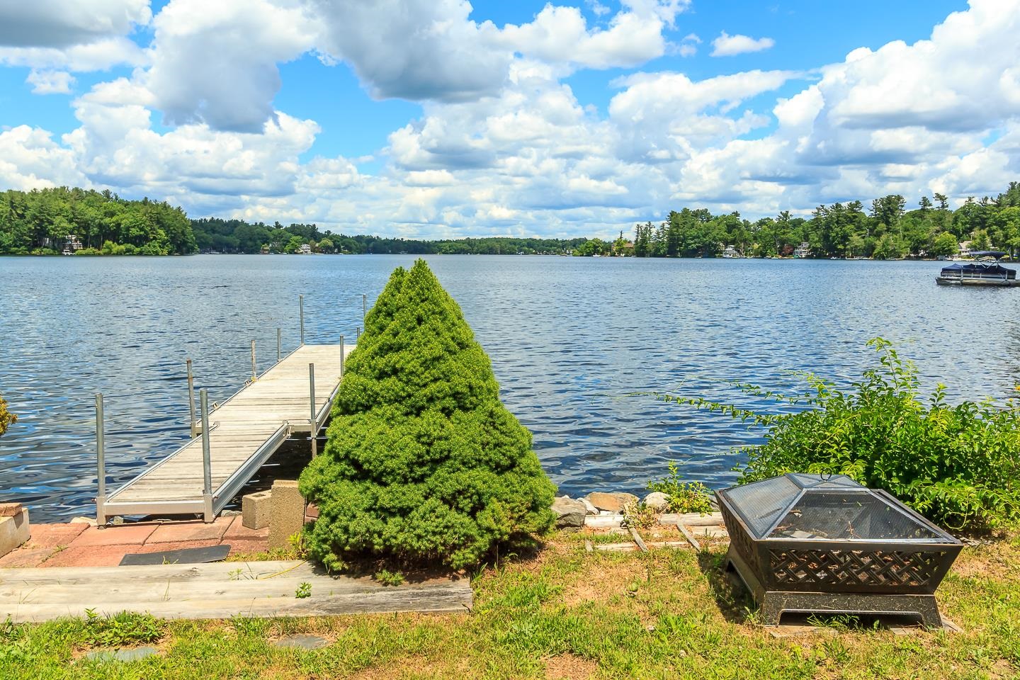 Salem, New Hampshire 03079, United States, 3 Bedrooms Bedrooms, ,2 BathroomsBathrooms,Residential,Active,235806