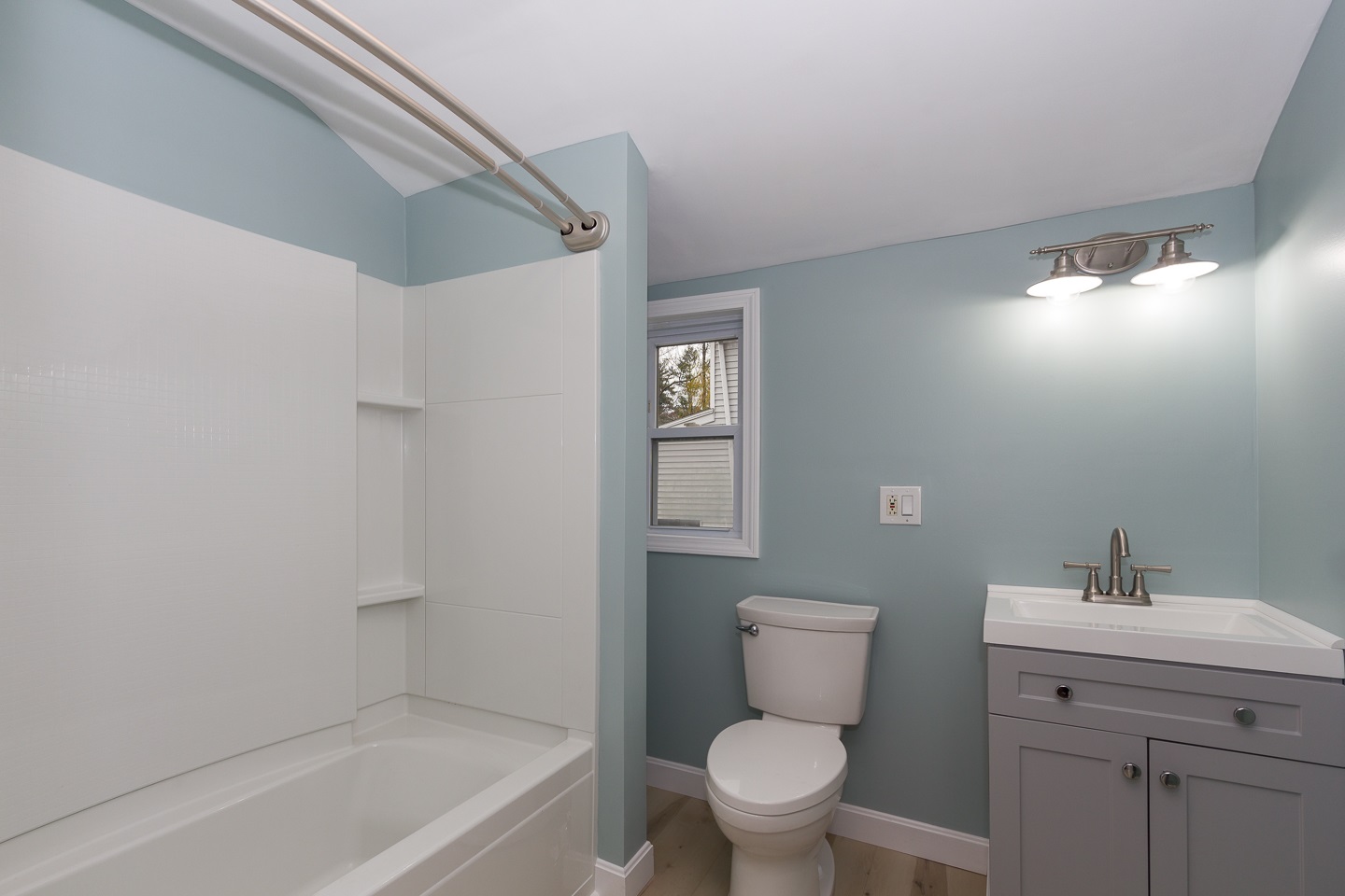 Salem, New Hampshire 03079, United States, 3 Bedrooms Bedrooms, ,2 BathroomsBathrooms,Residential,Active,235806