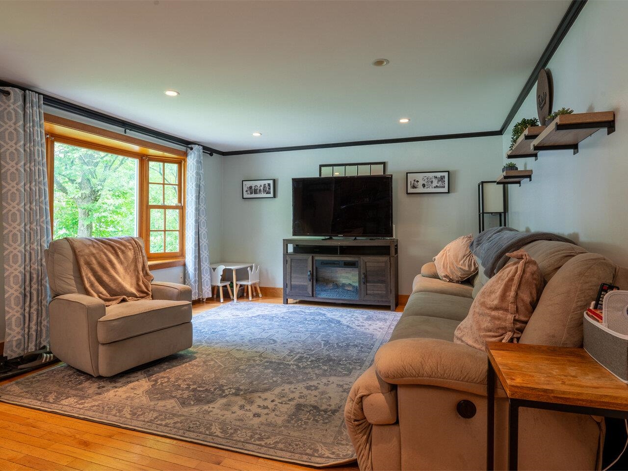 82 Oakwood Drive