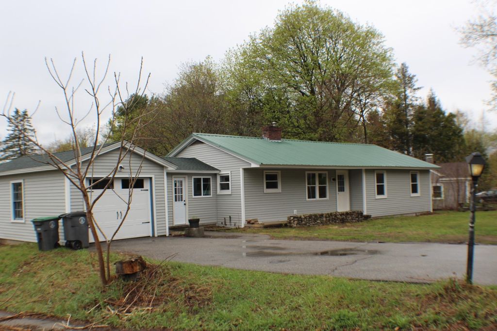 Photo of 520 Pembroke Street, Pembroke, NH 03275 (MLS # 5088293)