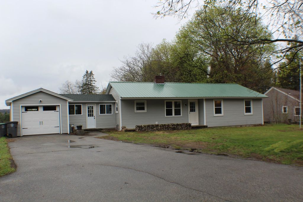 Photo of 520 Pembroke Street, Pembroke, NH 03275 (MLS # 5088293)