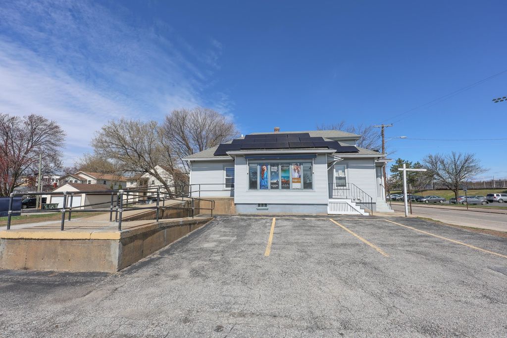 Photo of 254 Beech Street, Manchester, NH 03103 (MLS # 5084215)