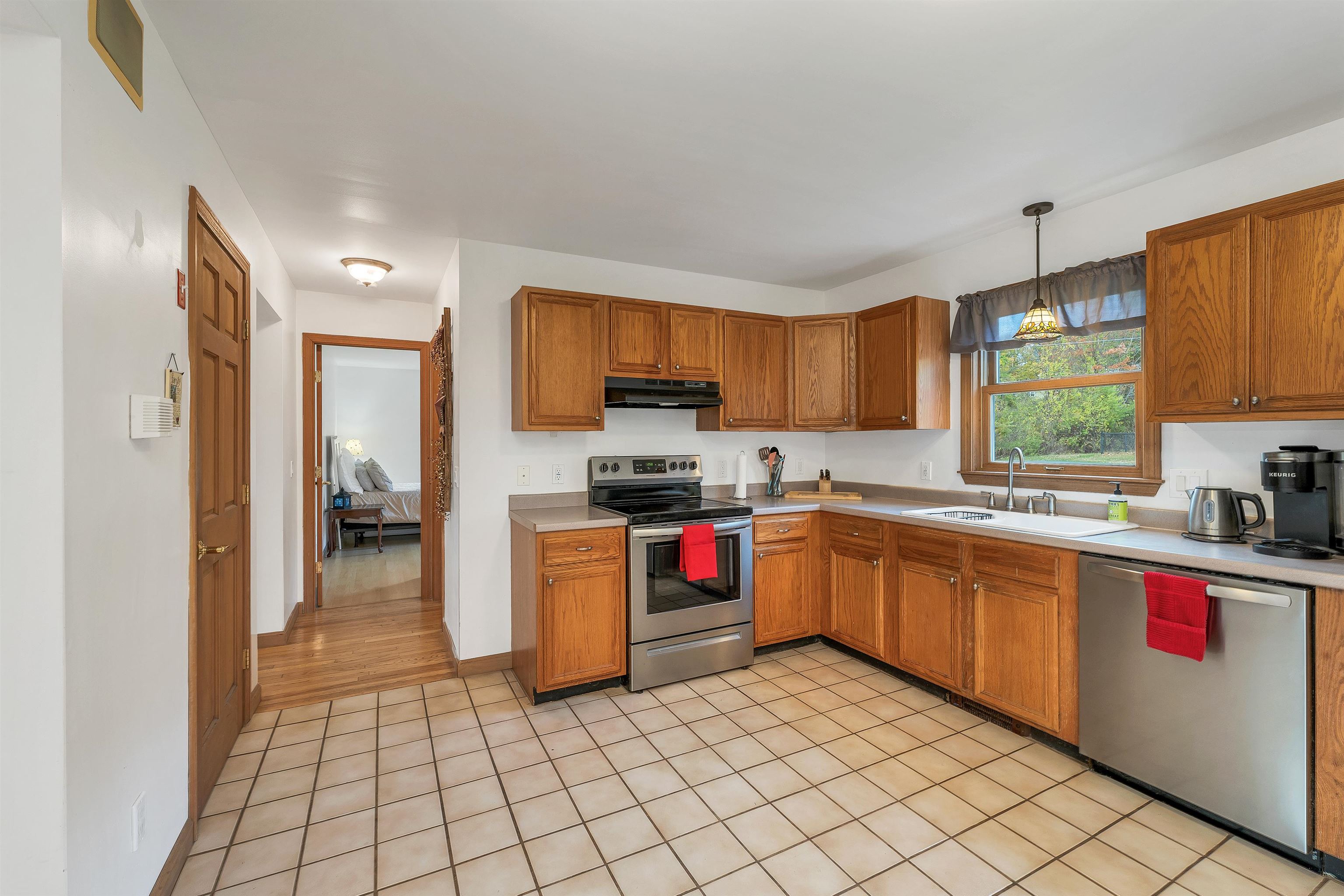 32 Eastman Shore Road S