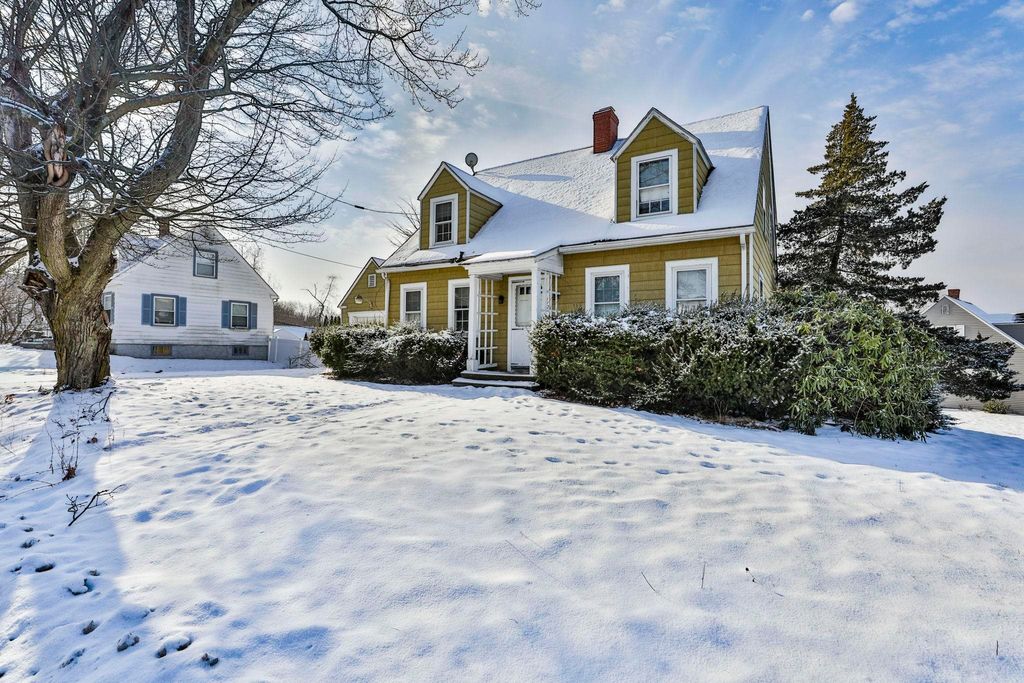 Photo of 112 Mammoth Road, Manchester, NH 03109 (MLS # 5073231)